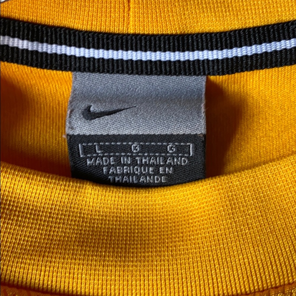 Nike shirt - Picture 3 of 3